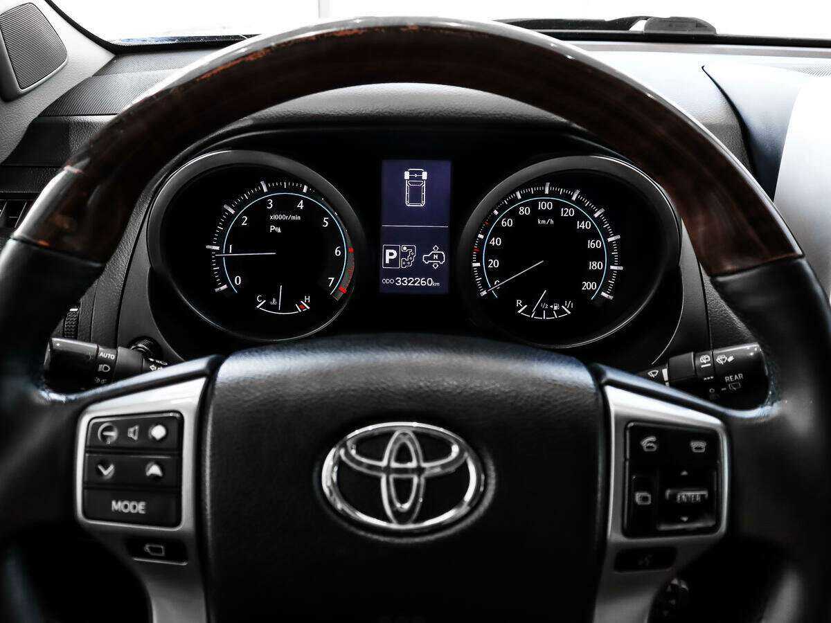 Toyota Land Cruiser Prado с пробегом — 2012 год. Фото: #18