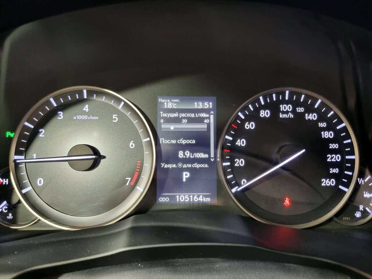 Lexus ES с пробегом — 2016 год. Фото: #16