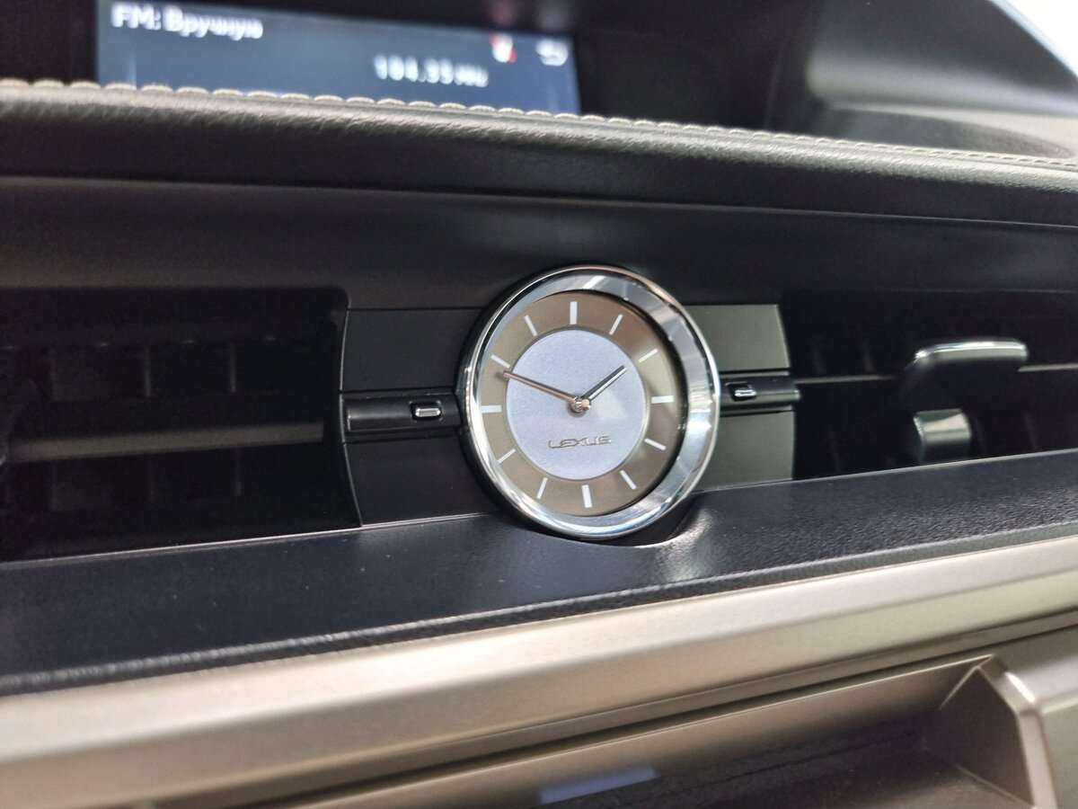 Lexus ES с пробегом — 2016 год. Фото: #18