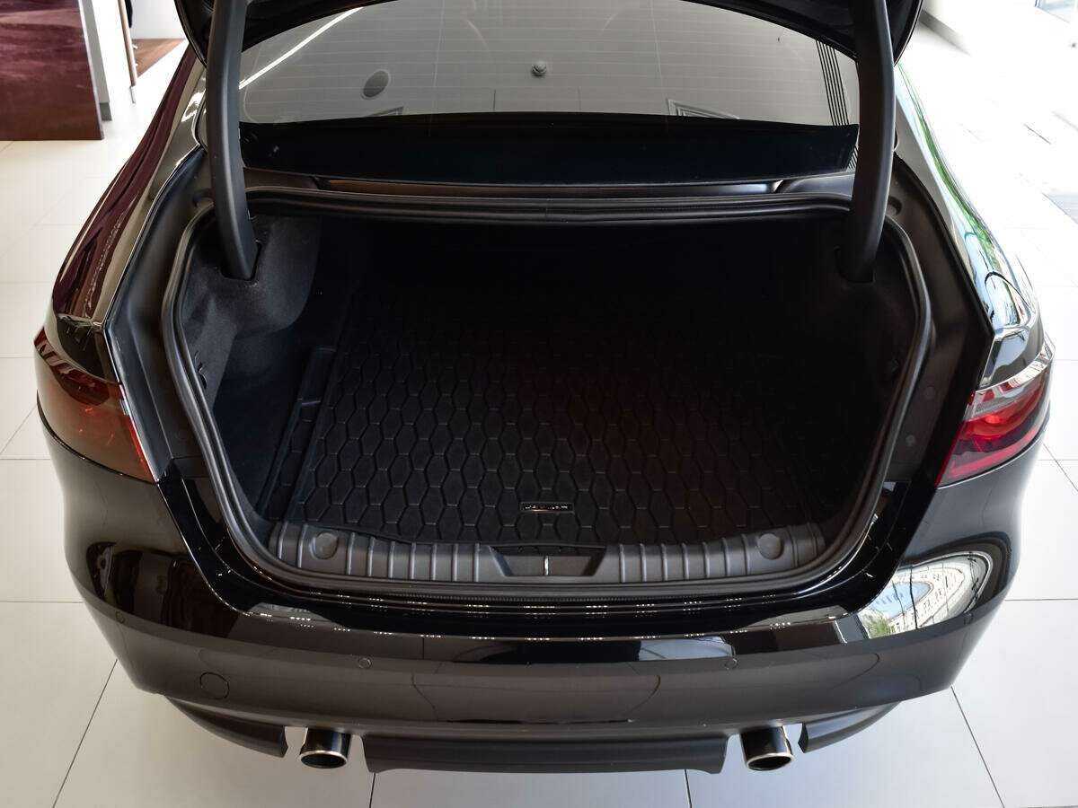 Jaguar XF с пробегом — 2017 год. Фото: #11