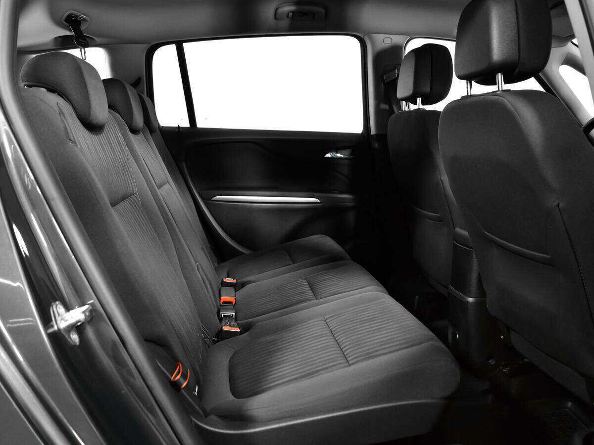 Opel Zafira с пробегом — 2014 год. Фото: #9