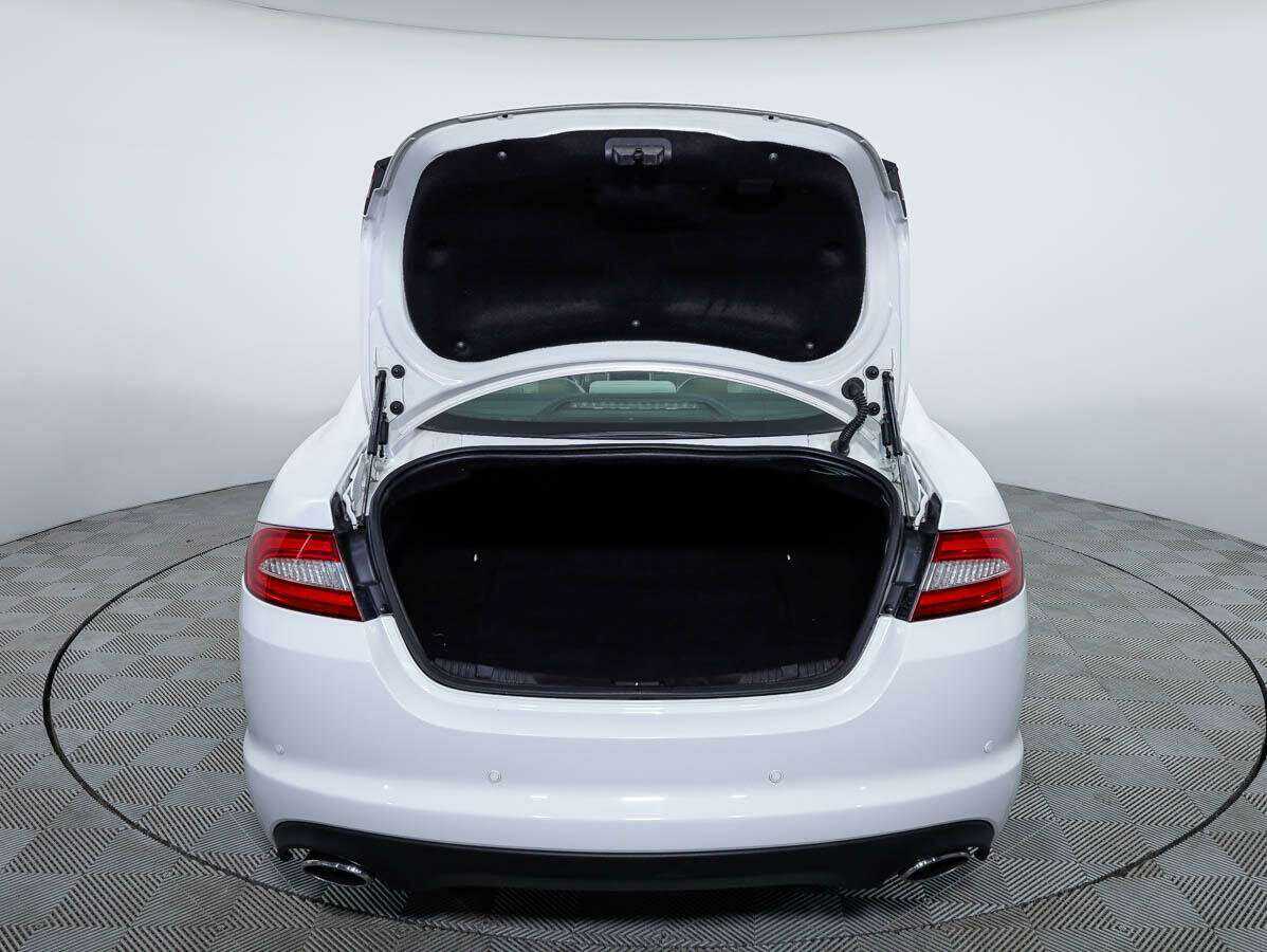 Jaguar XF с пробегом — 2013 год. Фото: #17
