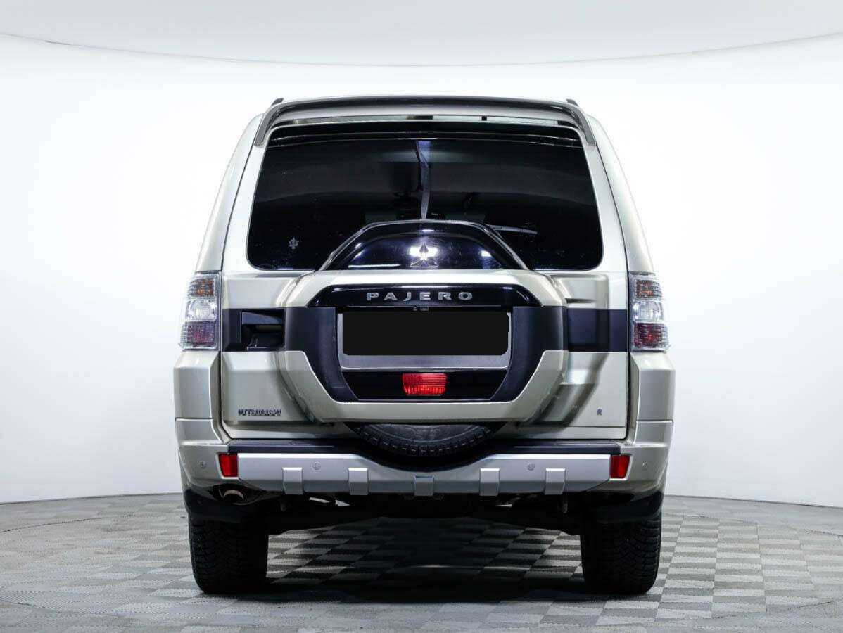 Mitsubishi Pajero с пробегом — 2014 год. Фото: #4