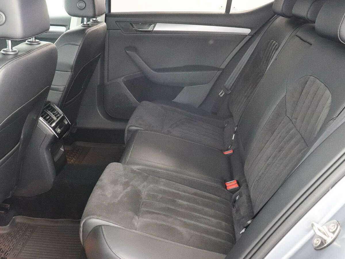 Skoda Superb с пробегом — 2019 год. Фото: #8