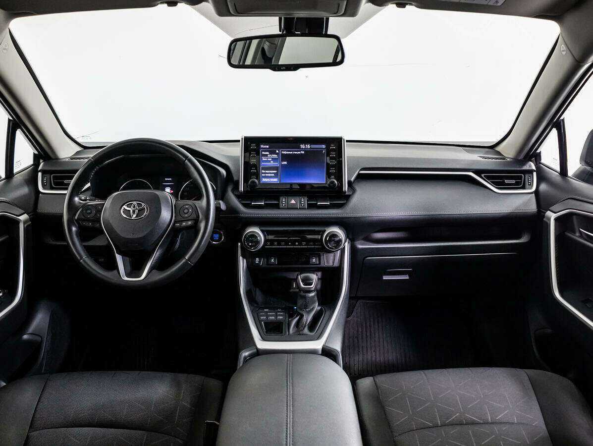 Toyota RAV4 с пробегом — 2021 год. Фото: #9