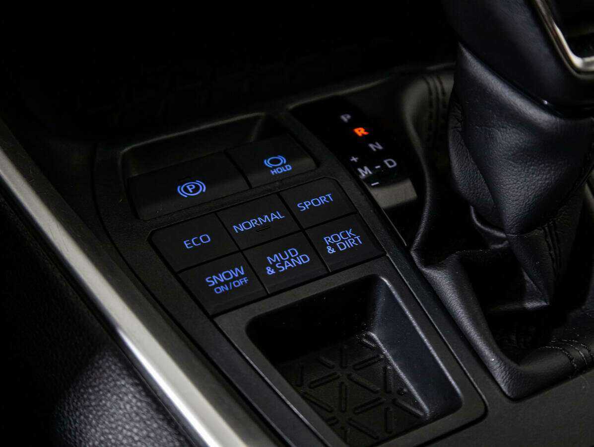 Toyota RAV4 с пробегом — 2021 год. Фото: #12