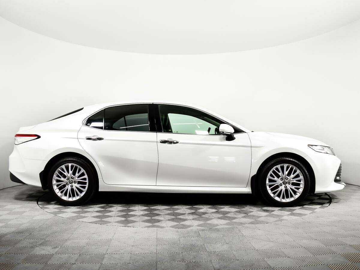 Toyota Camry с пробегом — 2020 год. Фото: #3