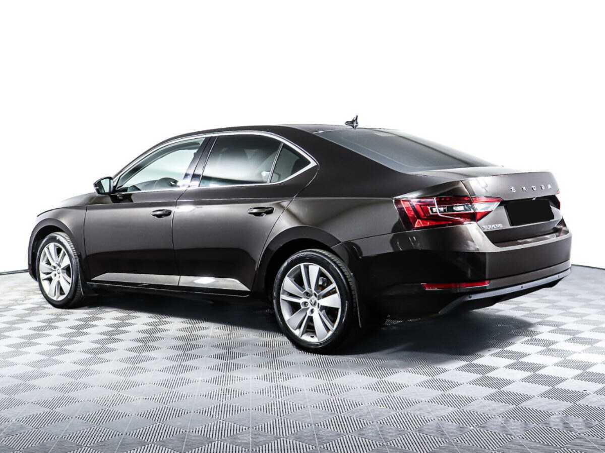 Skoda Superb с пробегом — 2021 год. Фото: #6