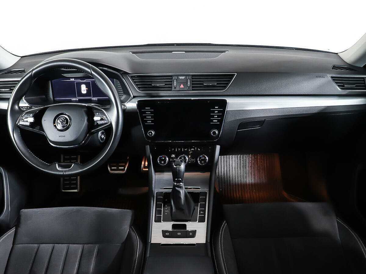 Skoda Superb с пробегом — 2021 год. Фото: #10
