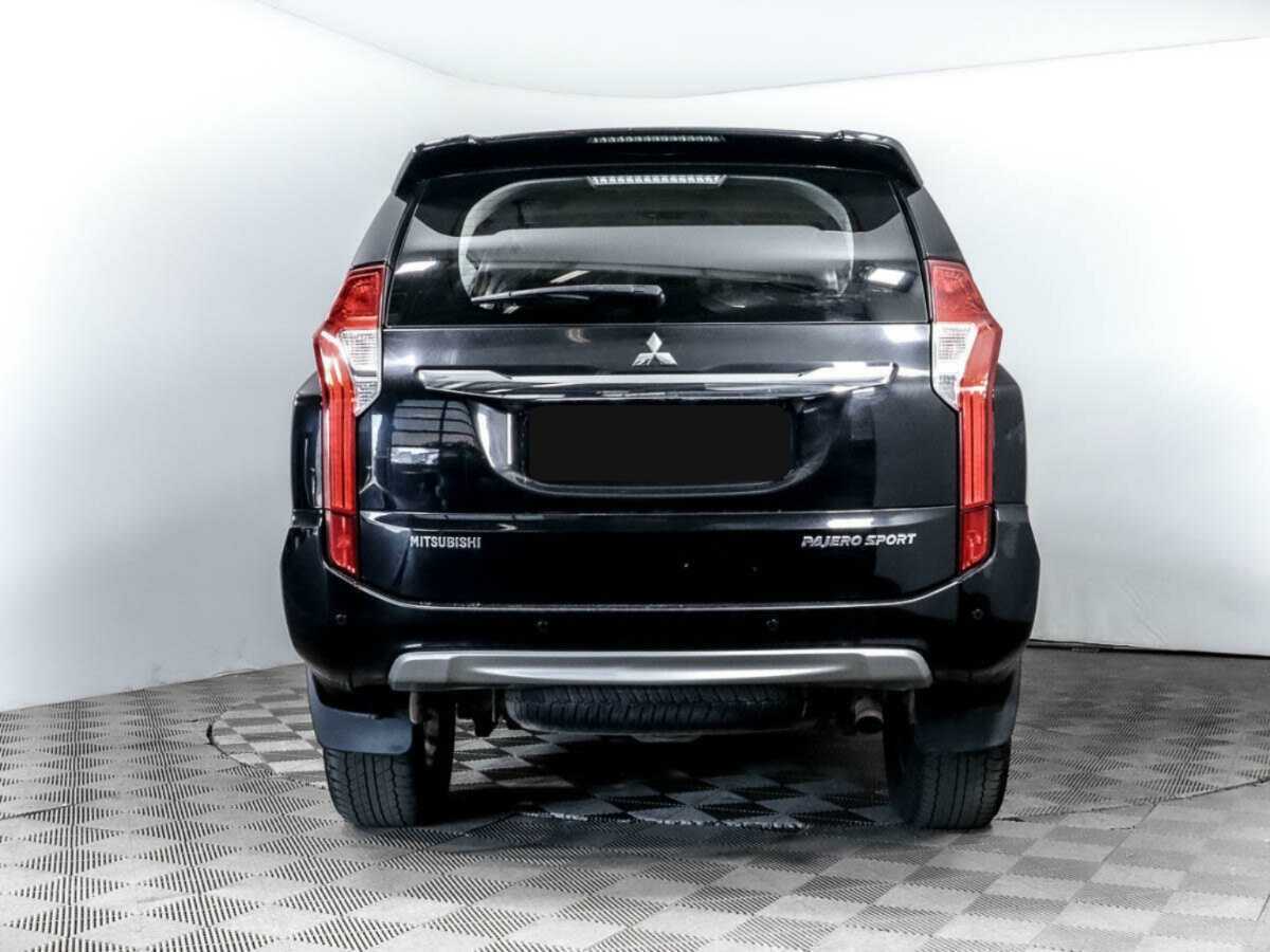 Mitsubishi Pajero Sport с пробегом — 2018 год. Фото: #4