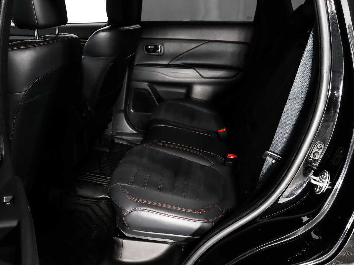 Mitsubishi Outlander с пробегом — 2021 год. Фото: #11