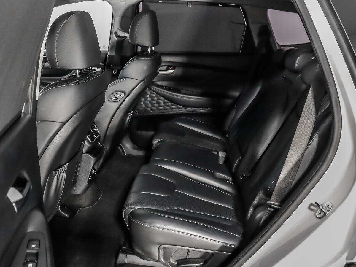 Hyundai Santa Fe с пробегом — 2018 год. Фото: #12