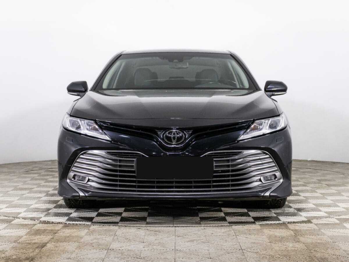 Toyota Camry с пробегом — 2021 год. Фото: #1