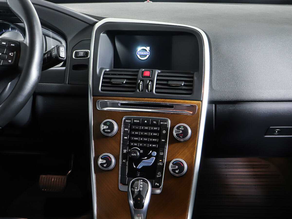 Volvo XC60 с пробегом — 2015 год. Фото: #11