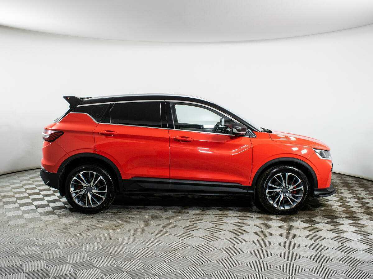 Geely Coolray с пробегом — 2023 год. Фото: #3