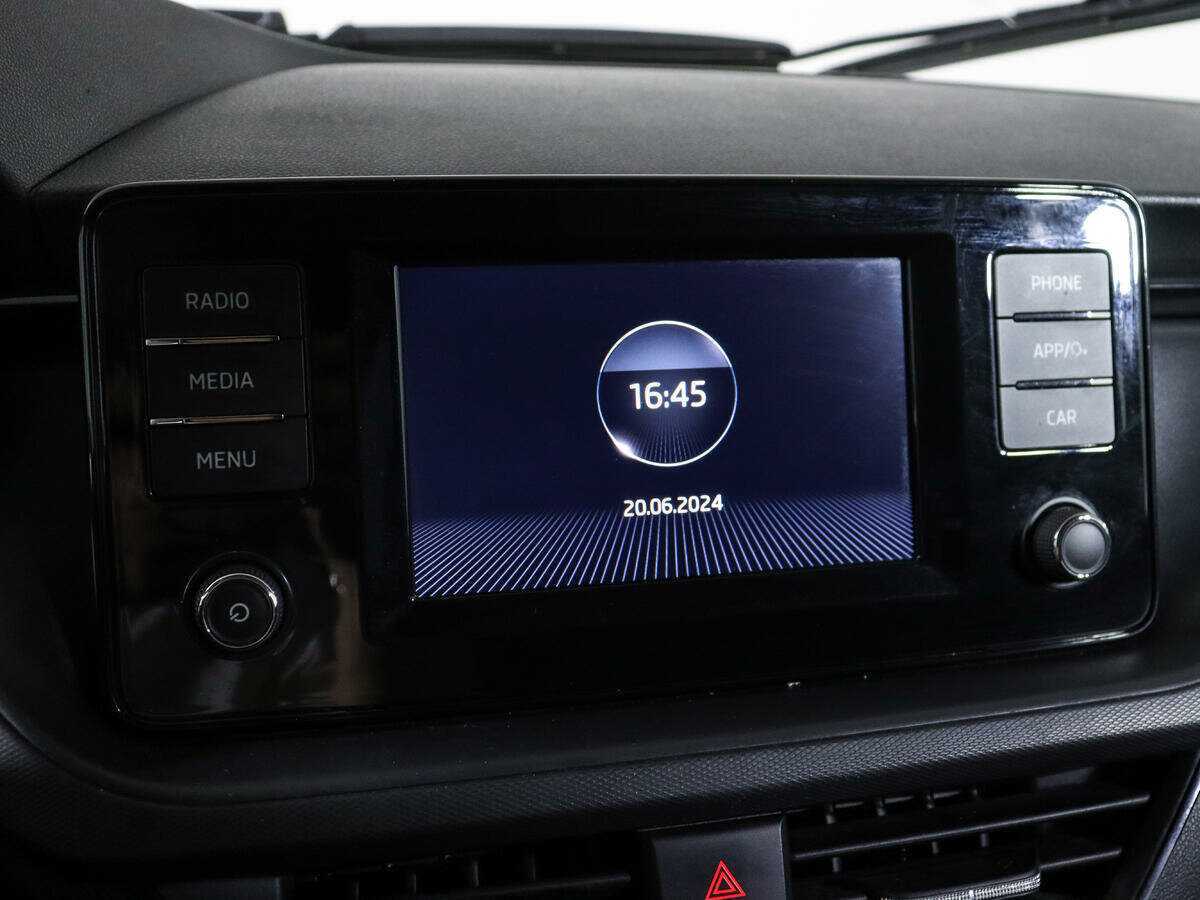 Skoda Rapid с пробегом — 2021 год. Фото: #15