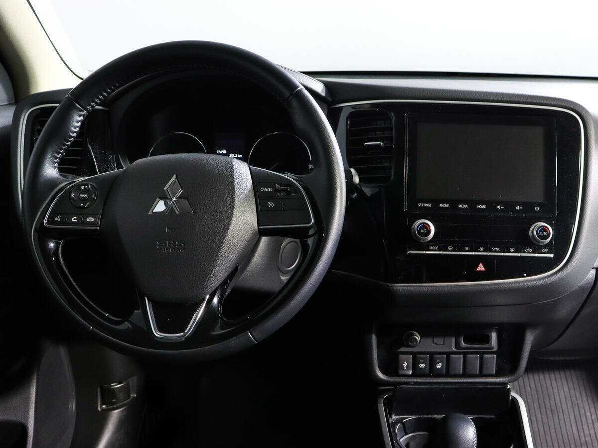 Mitsubishi Outlander с пробегом — 2021 год. Фото: #9