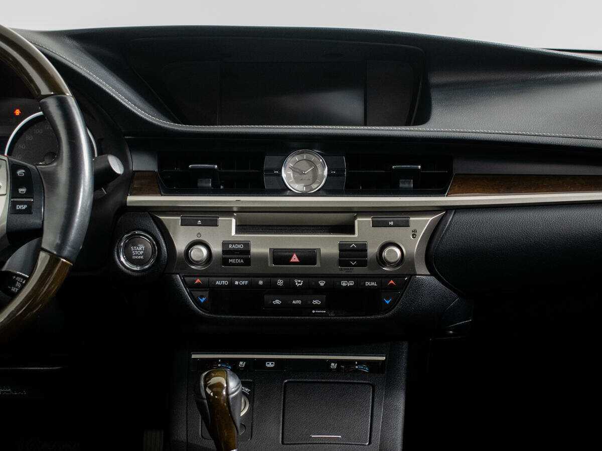 Lexus ES с пробегом — 2014 год. Фото: #9