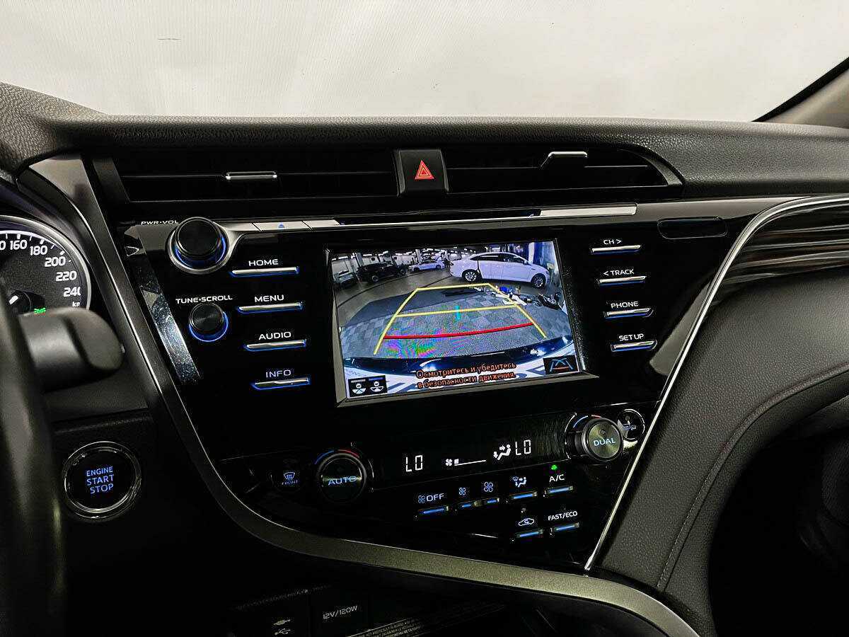 Toyota Camry с пробегом — 2020 год. Фото: #11