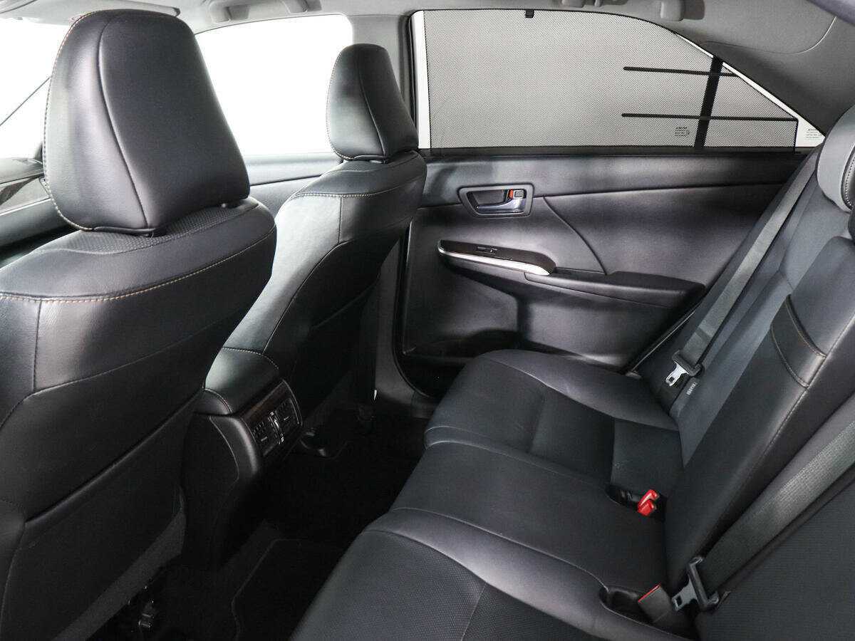Toyota Camry с пробегом — 2016 год. Фото: #11