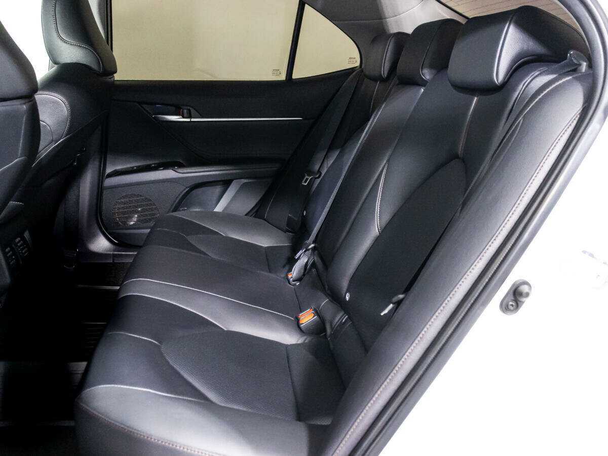 Toyota Camry с пробегом — 2020 год. Фото: #9