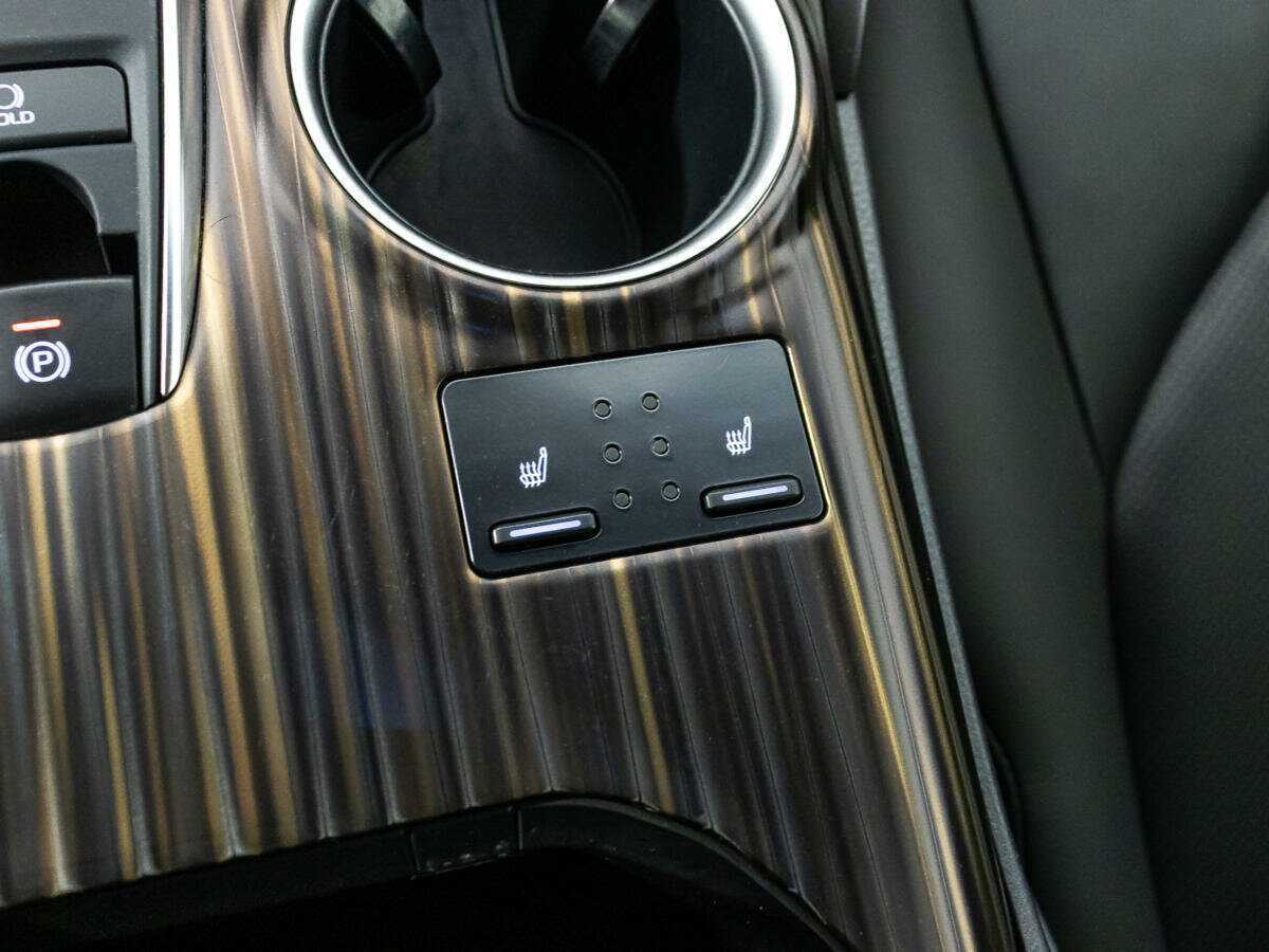 Toyota Camry с пробегом — 2020 год. Фото: #17