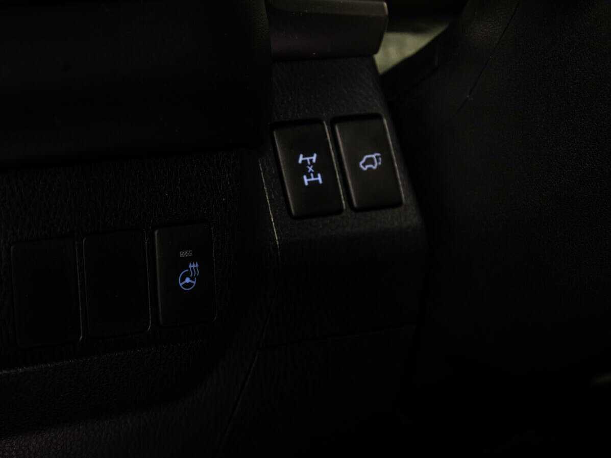 Toyota RAV4 с пробегом — 2015 год. Фото: #15