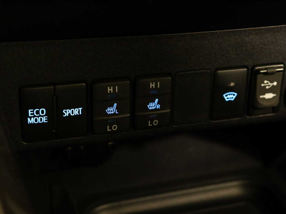 Toyota RAV4 с пробегом — 2018 год. Фото: #18