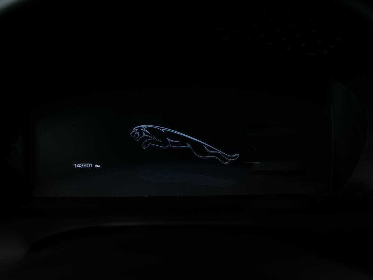 Jaguar XJ с пробегом — 2014 год. Фото: #10