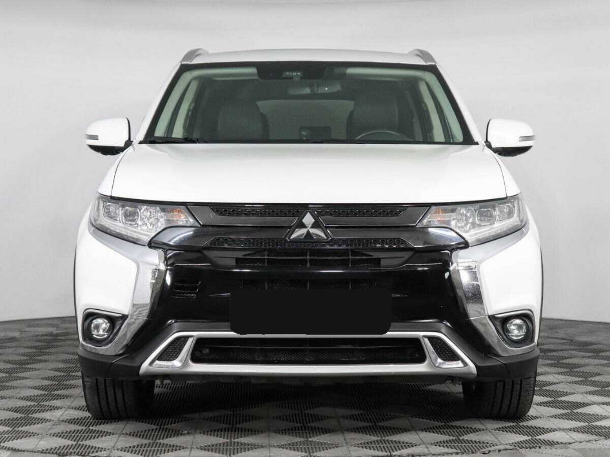 Mitsubishi Outlander с пробегом — 2018 год. Фото: #1