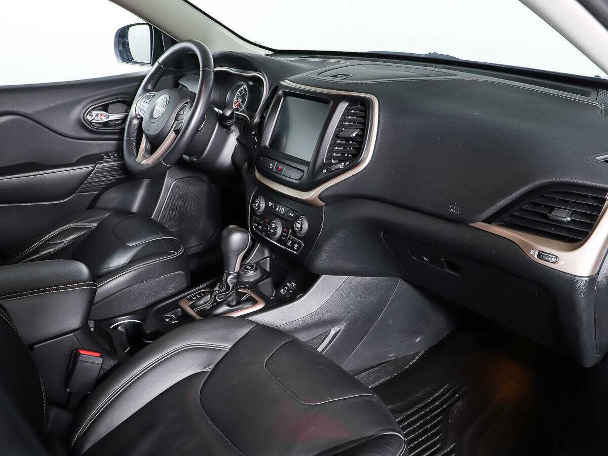 Jeep Cherokee с пробегом — 2014 год. Фото: #10