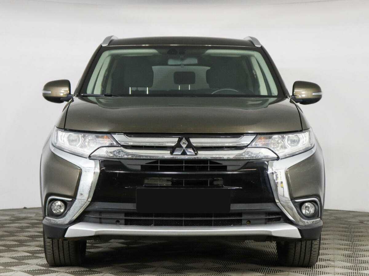 Mitsubishi Outlander с пробегом — 2018 год. Фото: #1