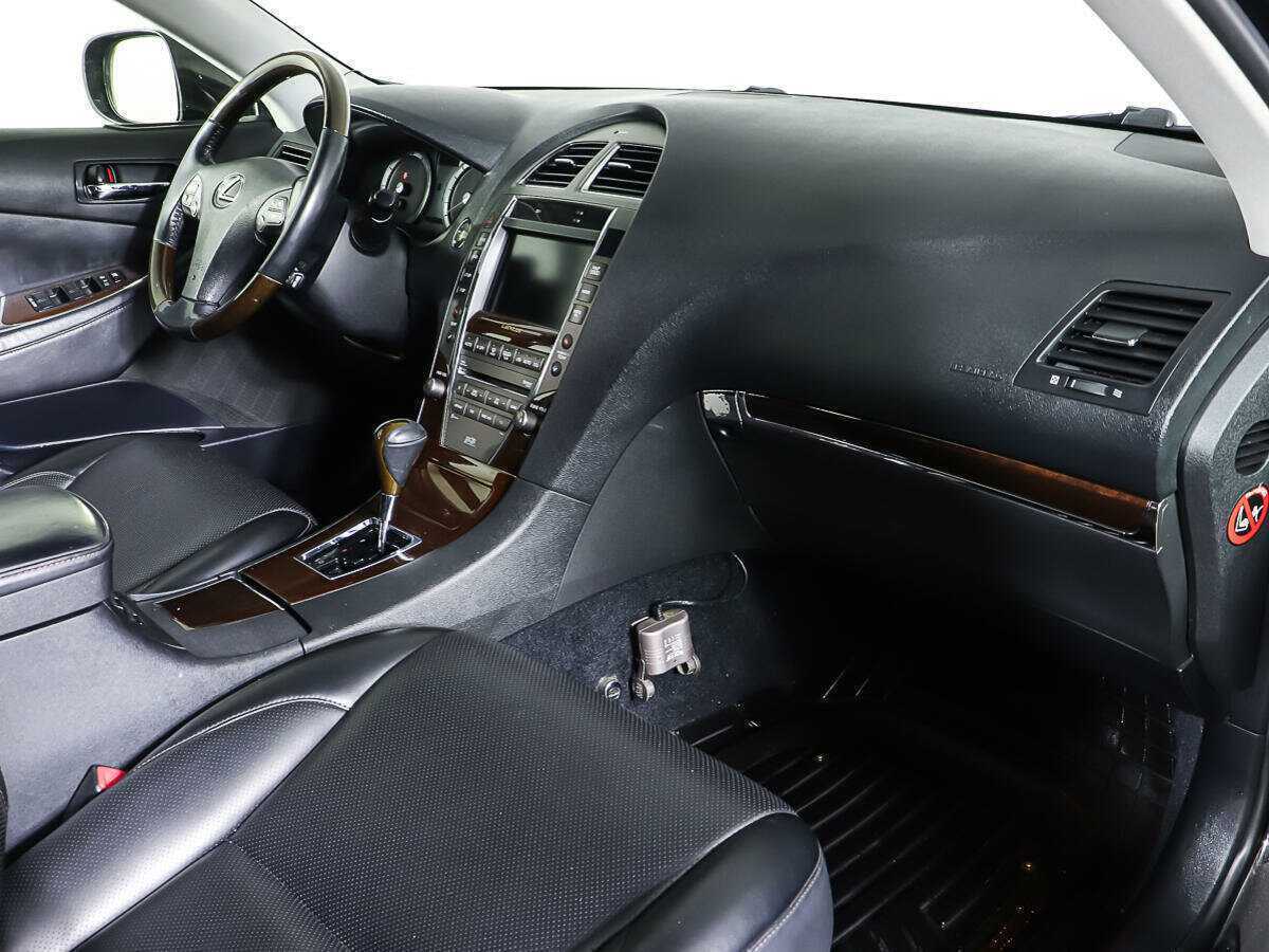 Lexus ES с пробегом — 2012 год. Фото: #8