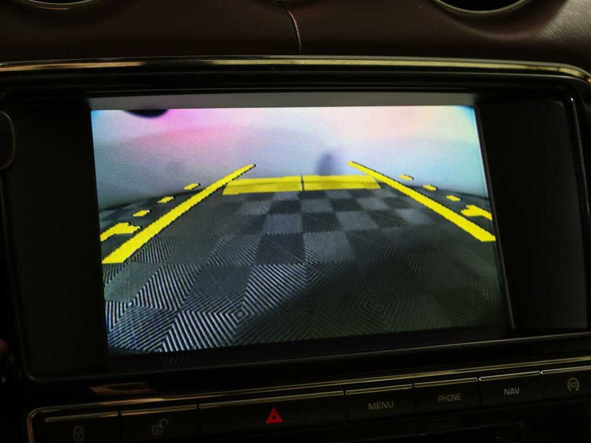 Jaguar XJ с пробегом — 2014 год. Фото: #13