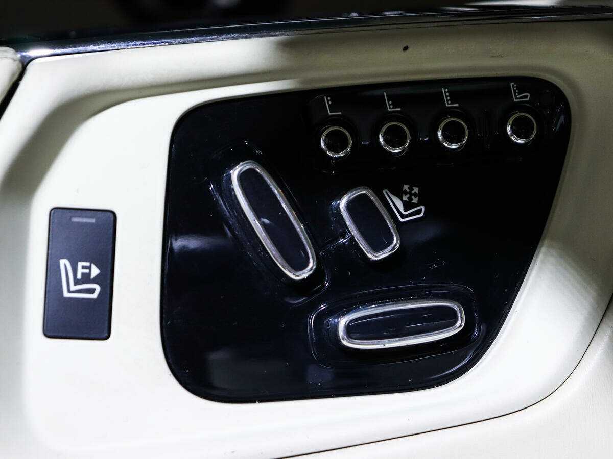 Jaguar XJ с пробегом — 2014 год. Фото: #17