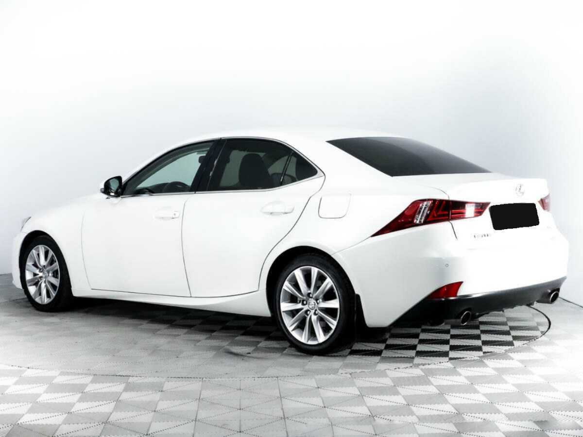 Lexus IS с пробегом — 2015 год. Фото: #6