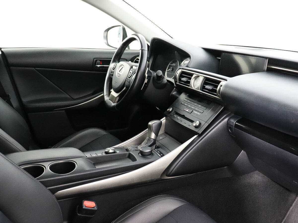 Lexus IS с пробегом — 2015 год. Фото: #8