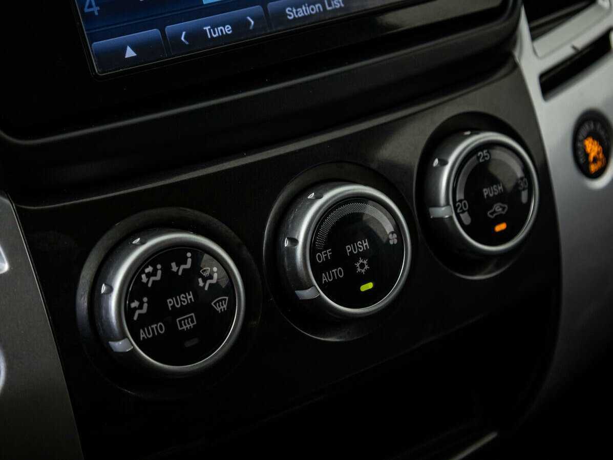 Mitsubishi Pajero Sport с пробегом — 2015 год. Фото: #16