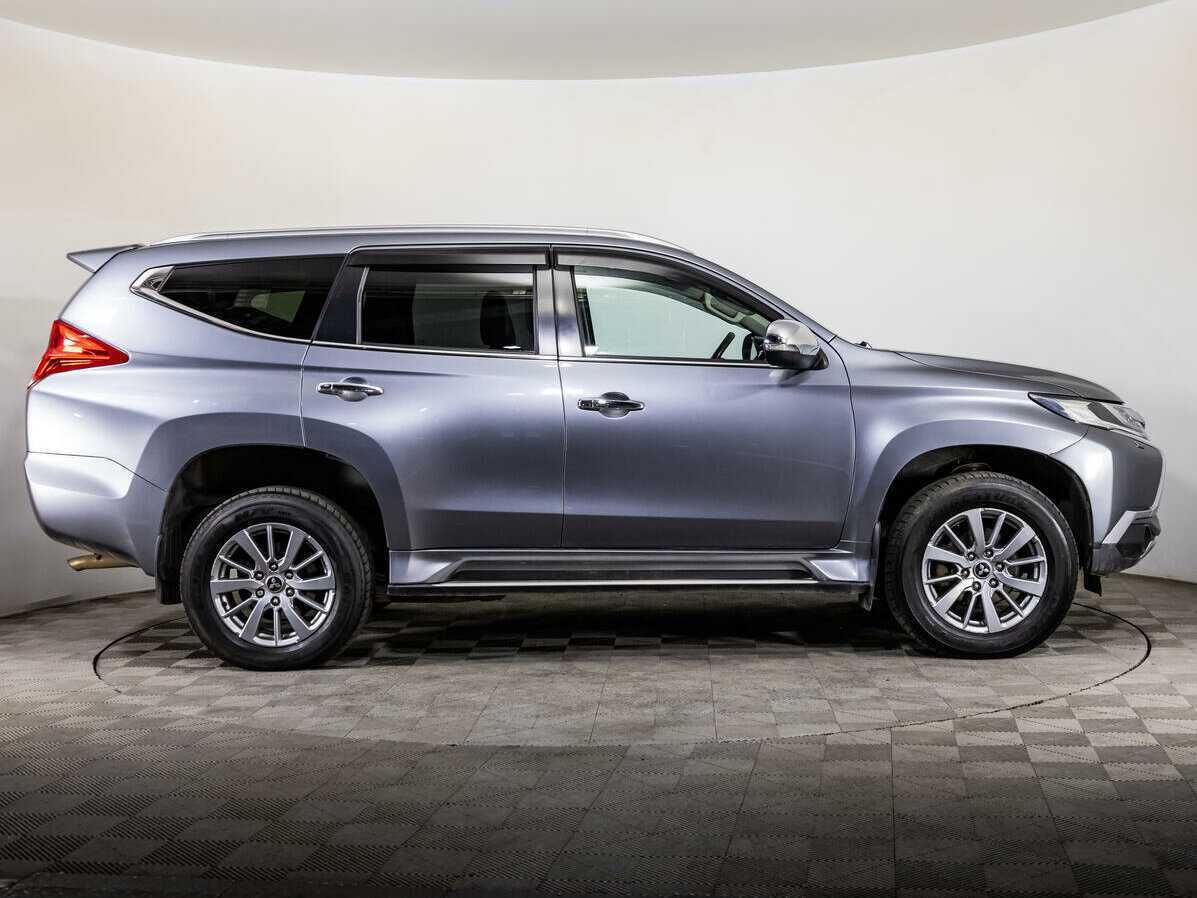 Mitsubishi Pajero Sport с пробегом — 2018 год. Фото: #3