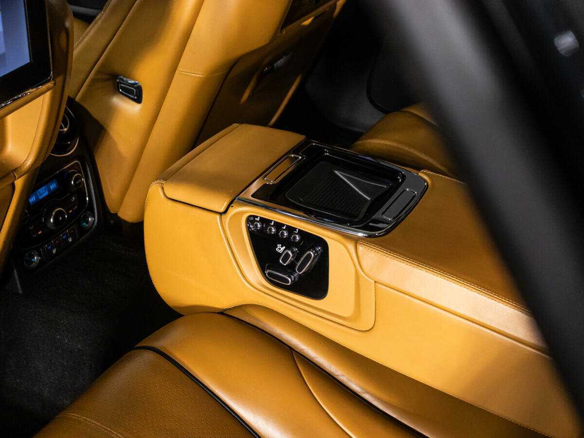 Jaguar XJ с пробегом — 2016 год. Фото: #17