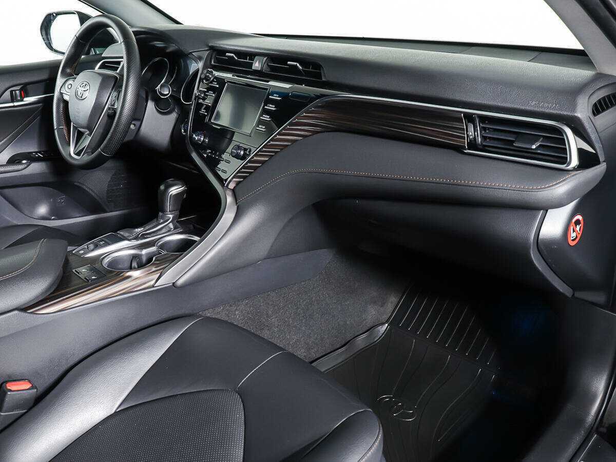 Toyota Camry с пробегом — 2019 год. Фото: #7