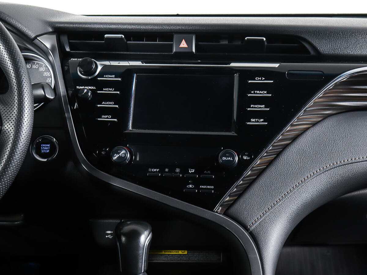 Toyota Camry с пробегом — 2019 год. Фото: #10