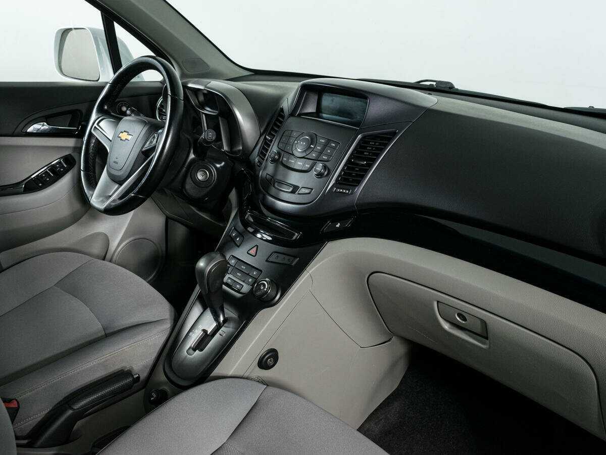 Chevrolet Orlando с пробегом — 2012 год. Фото: #8