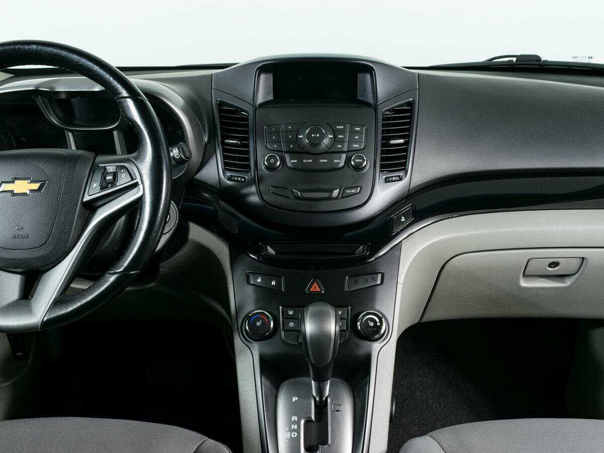 Chevrolet Orlando с пробегом — 2012 год. Фото: #9