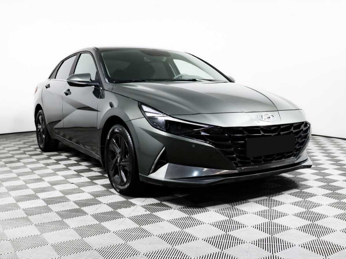 Hyundai Elantra с пробегом — 2021 год. Фото: #2