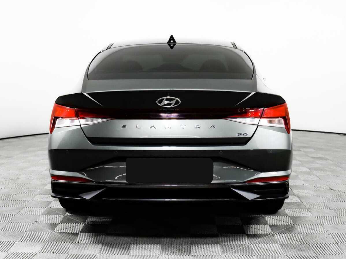 Hyundai Elantra с пробегом — 2021 год. Фото: #5