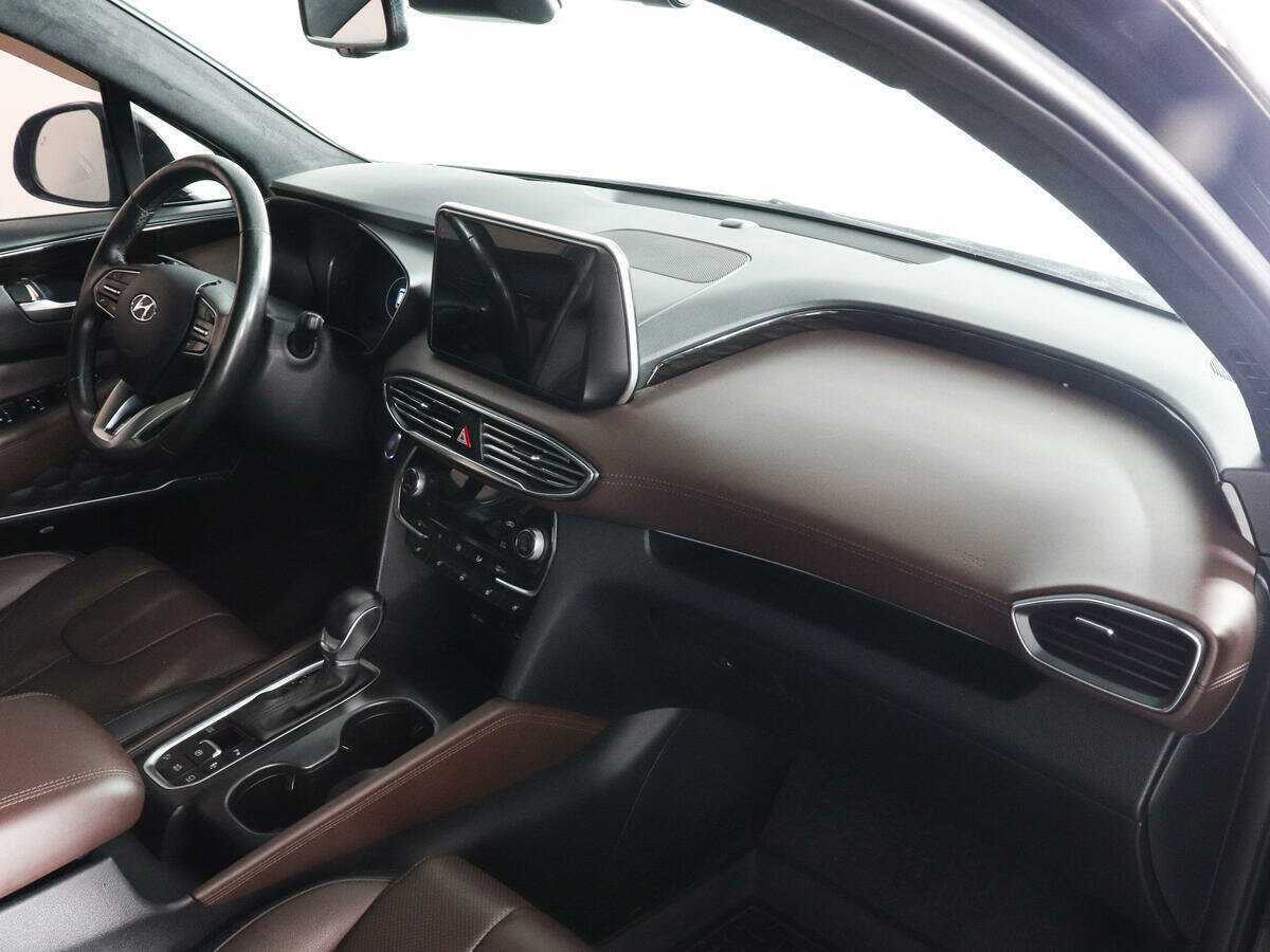 Hyundai Santa Fe с пробегом — 2018 год. Фото: #9