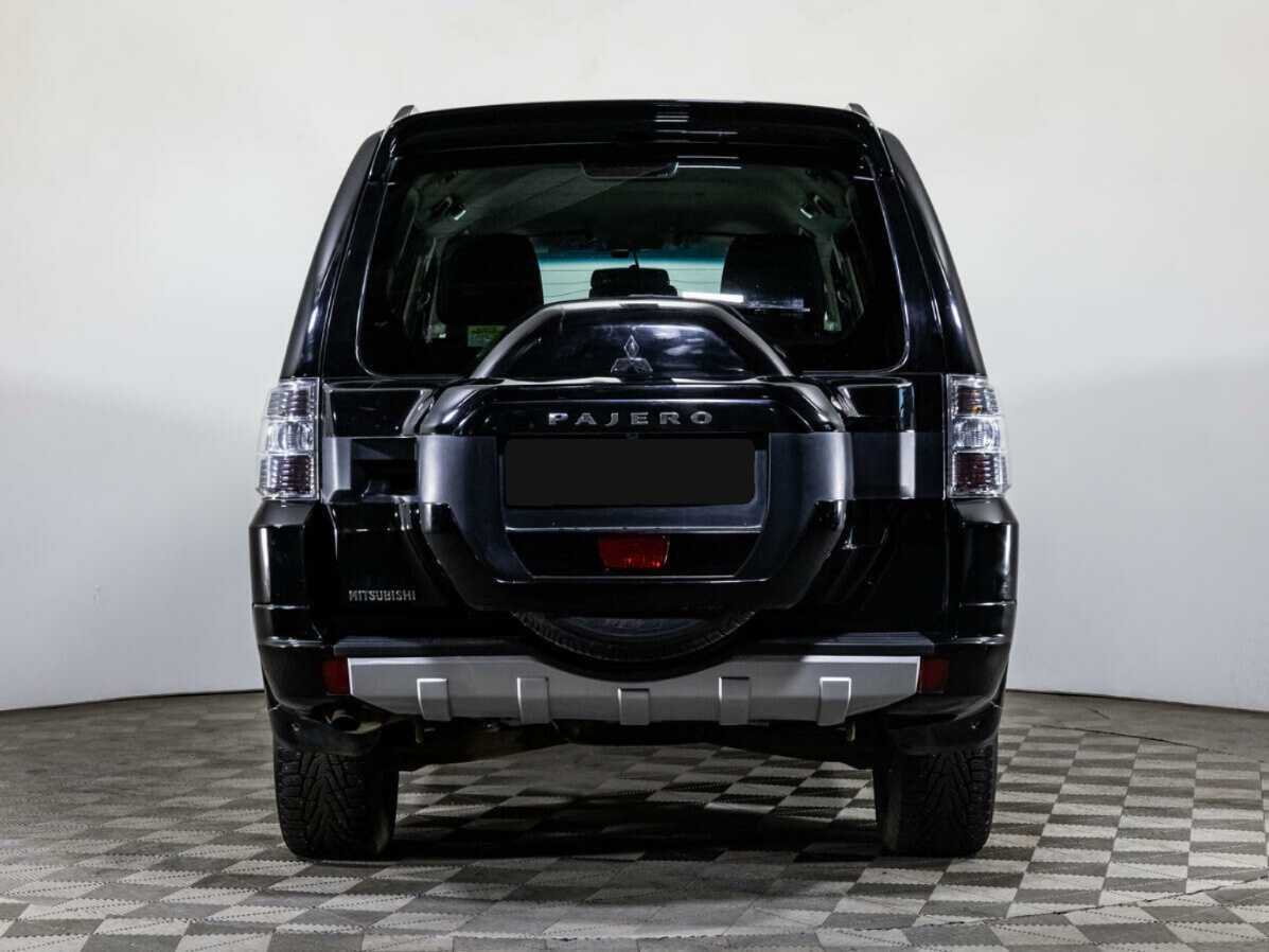 Mitsubishi Pajero с пробегом — 2018 год. Фото: #4