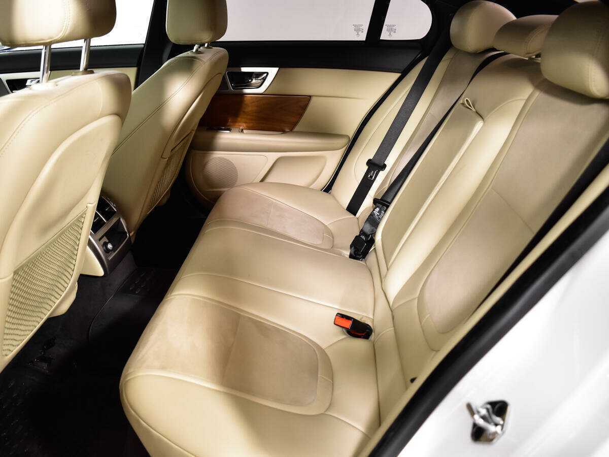 Jaguar XF с пробегом — 2014 год. Фото: #9