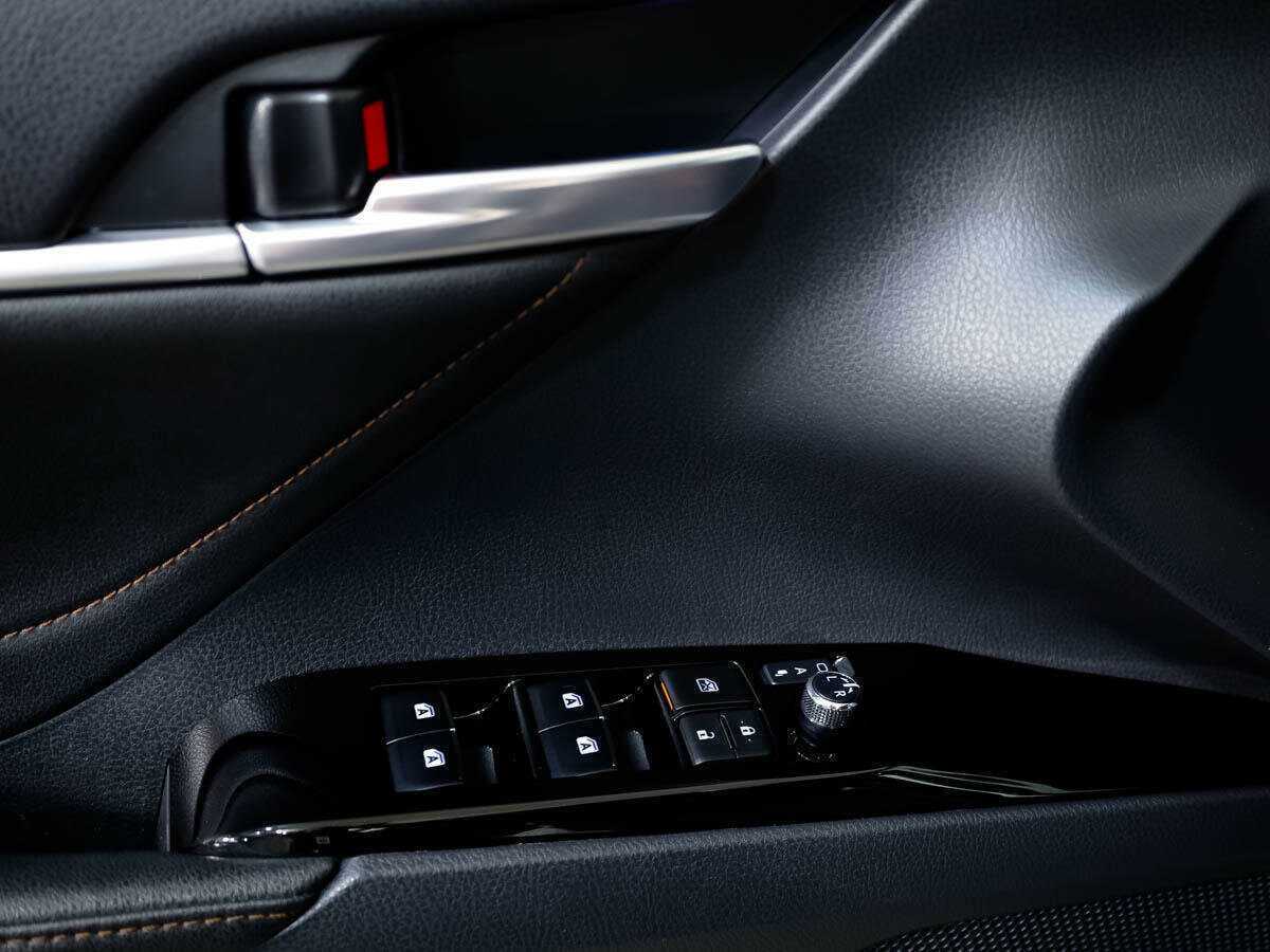 Toyota Camry с пробегом — 2020 год. Фото: #17